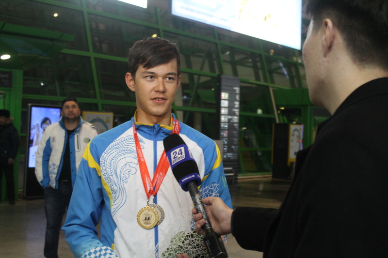 Азия чемпионатында өнер көрсеткен спортшылар алтын медальмен оралды