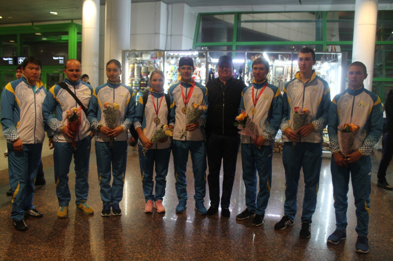 Азия чемпионатында өнер көрсеткен спортшылар алтын медальмен оралды