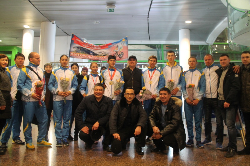 Азия чемпионатында өнер көрсеткен спортшылар алтын медальмен оралды