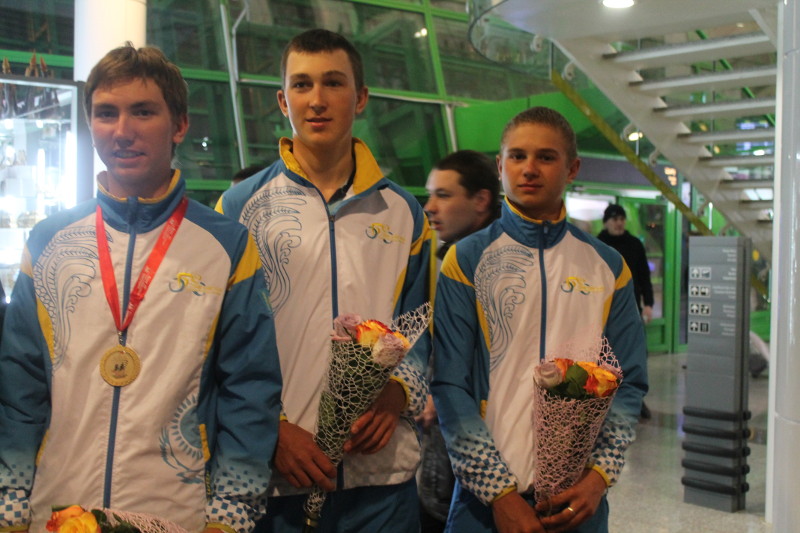 Азия чемпионатында өнер көрсеткен спортшылар алтын медальмен оралды