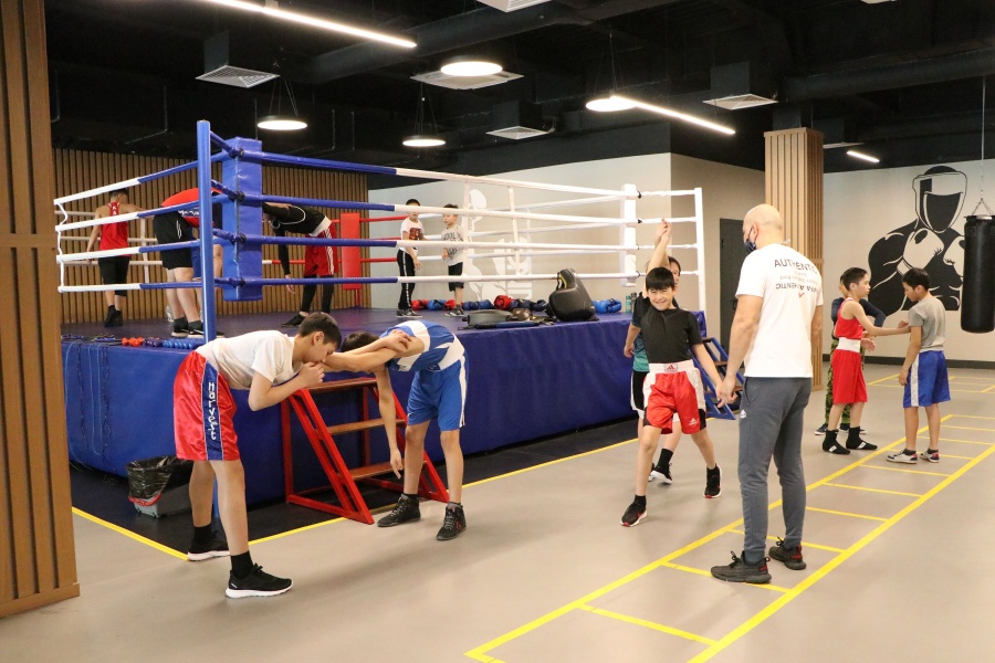 Qazaqstan жеңілатлетикалық спорт кешенінде бокс залы ашылды