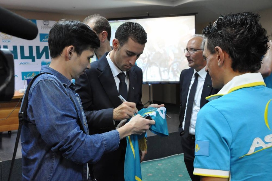 Triumphant Giro d'Italia in Astana