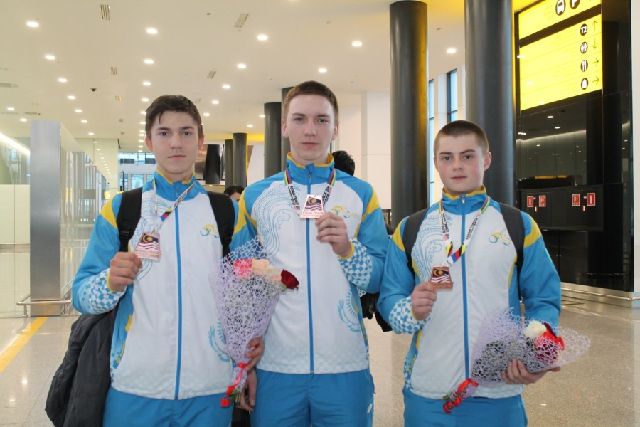 Малайзияда өткен Азия чемпионатына қатысқан спортшыларды әуежайда күтіп алу
