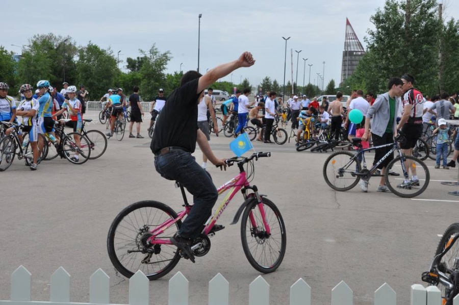 The "Velo Life" sporting event took place at the "Saryarka" cycling track.