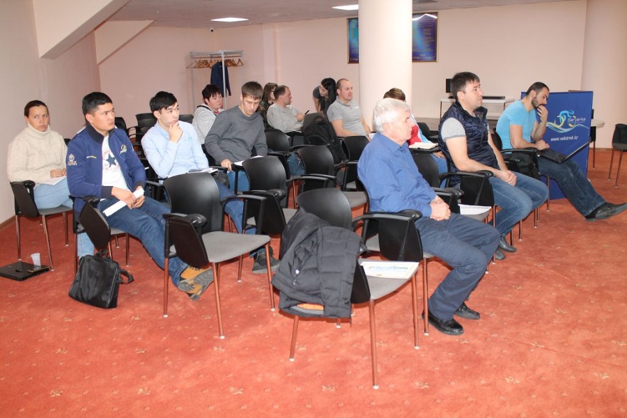 Орталықта жаттықтырушылар кеңесі өтті