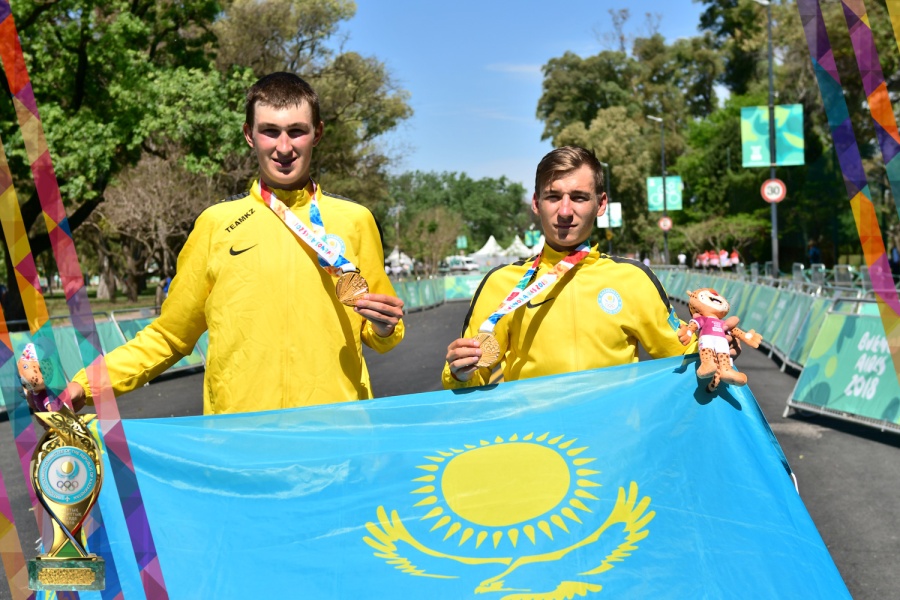 БІЗДІҢ ЧЕМПИОНДАРЫМЫЗҒА ДАУЫС БЕРІҢІЗ!!!