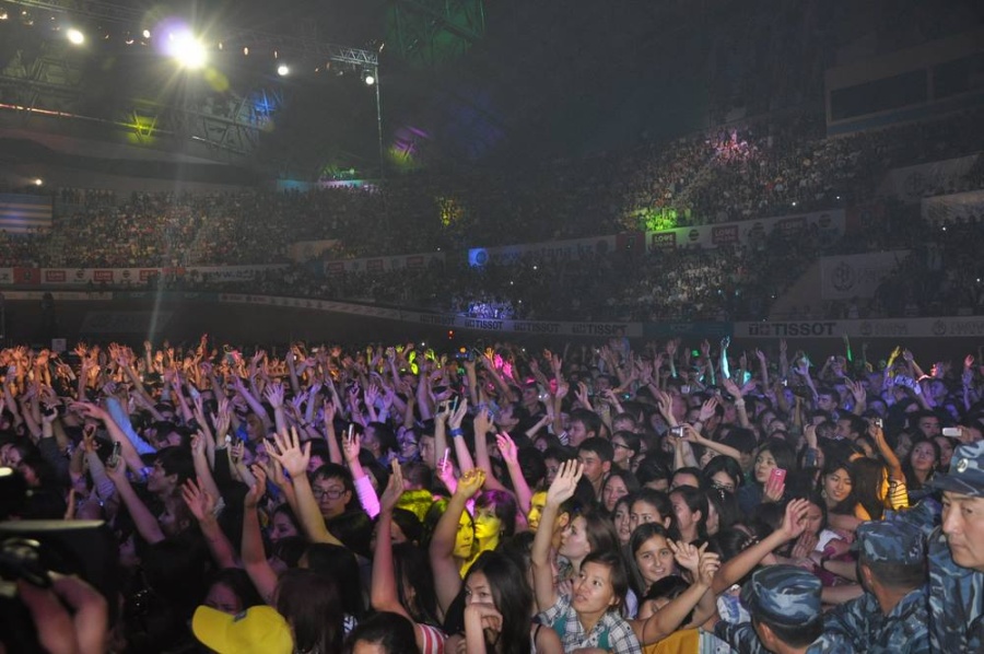 Photo report of the night disco “Askaktay ber Astana”