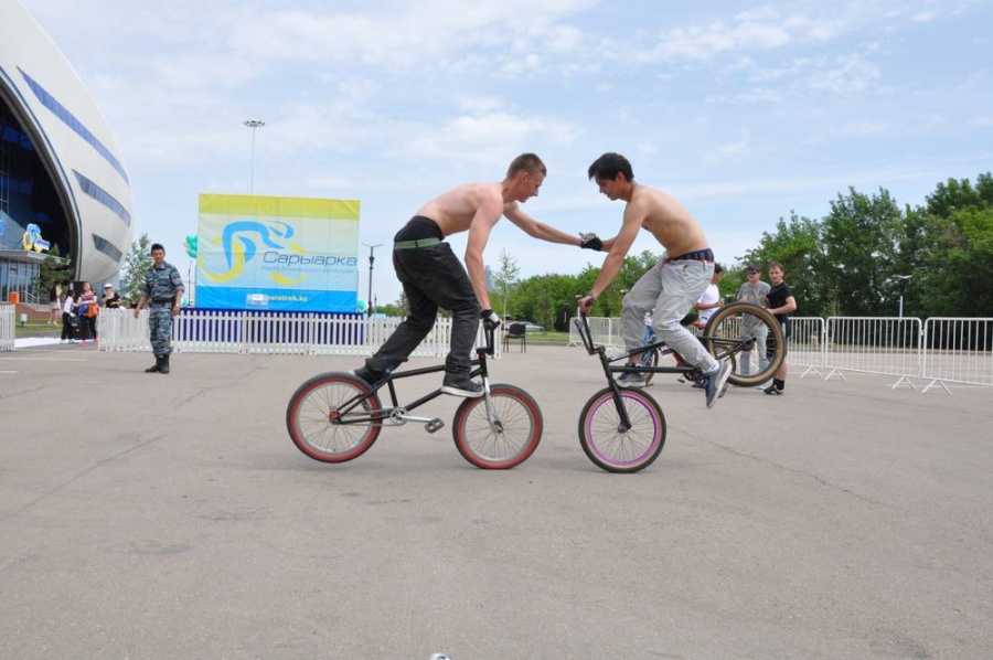 The "Velo Life" sporting event took place at the "Saryarka" cycling track.
