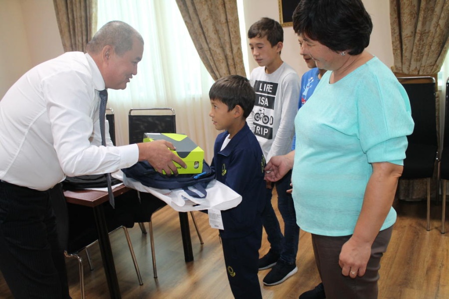 «Мектепке жол» акциясы