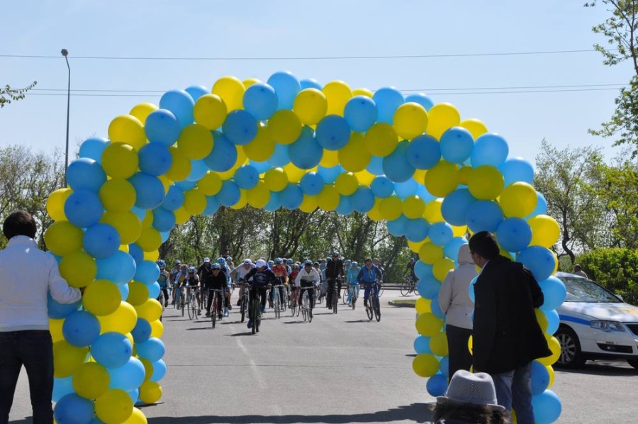 Mass bike ride in Astana