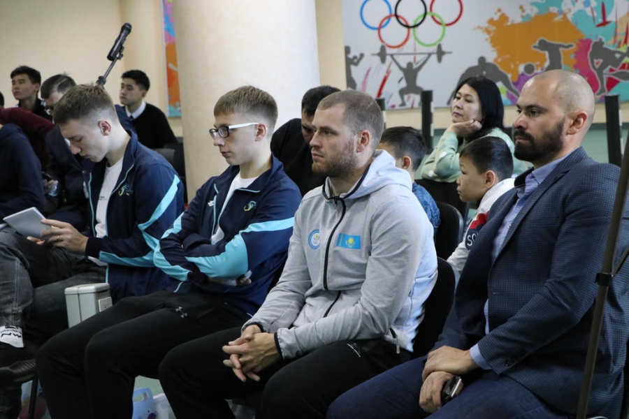 Танымал спортшылардың қатысуымен «Қазақстан спортшыларының жеңіске жолы» тақырыбында семинар өтті
