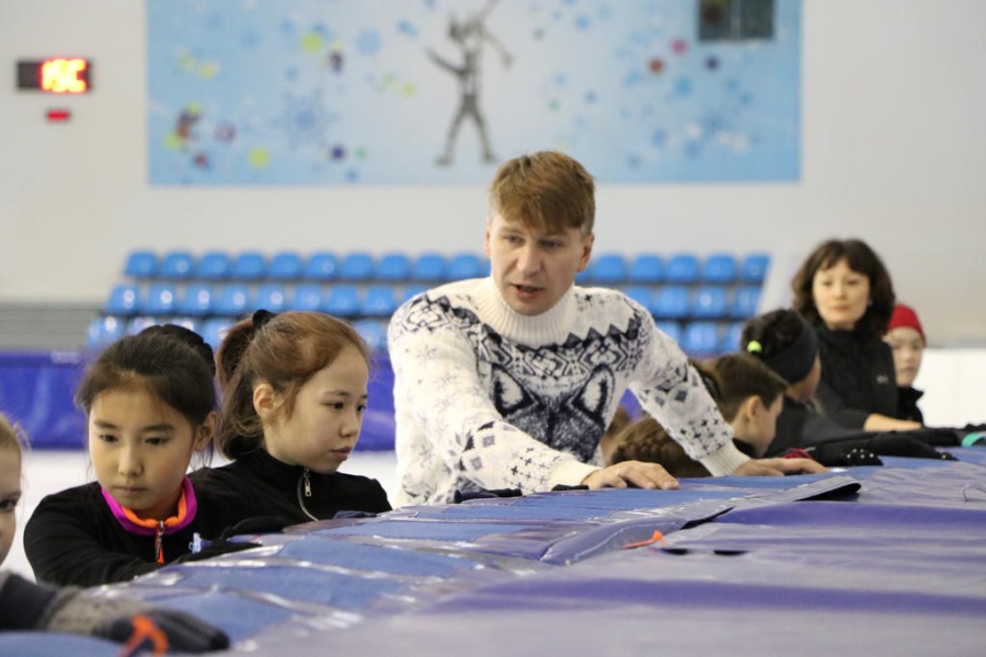Алексей Ягудин жас спортшыларға шеберлік сағатын өткізді