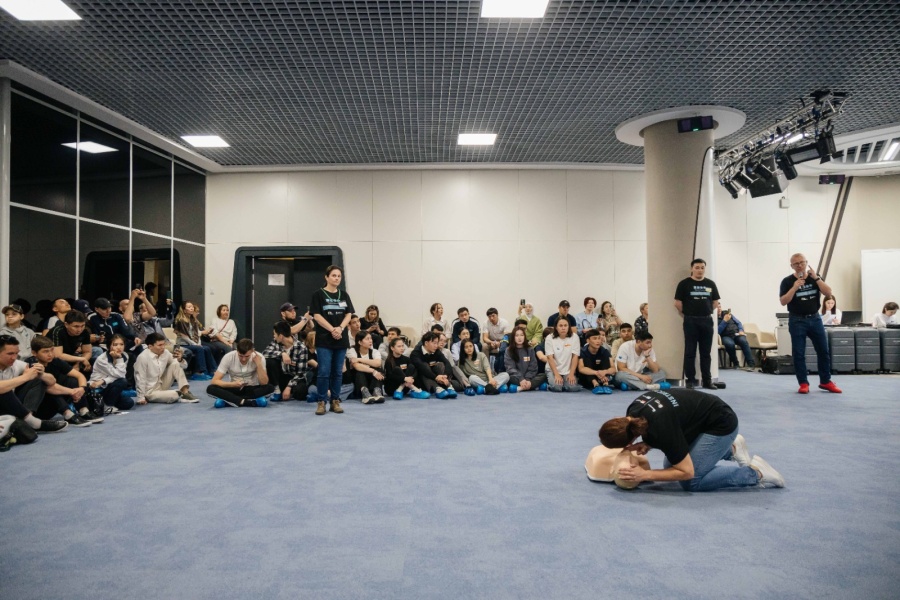 Орталық қызметкерлері алғашқы медициналық көмек көрсету бойынша оқытудан өтті