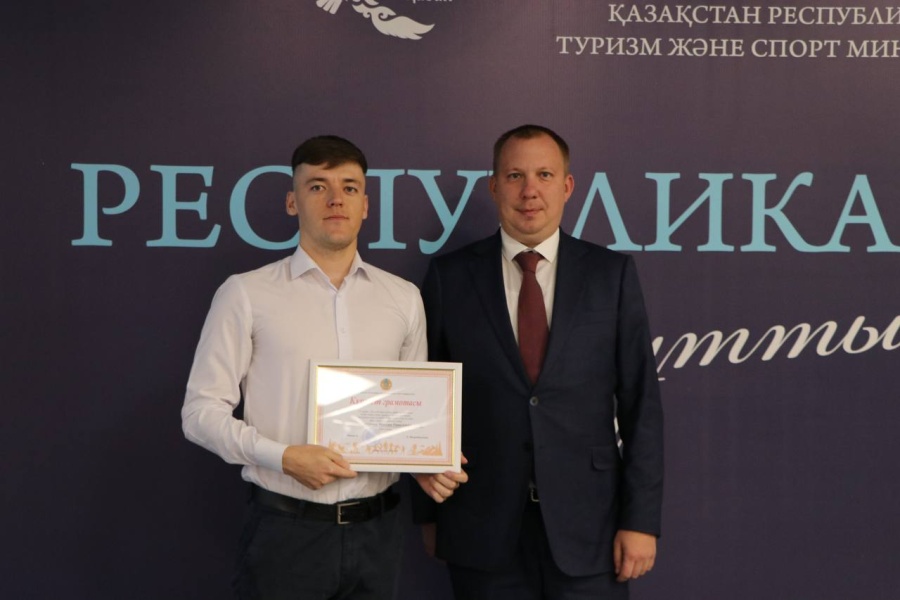 РЕСПУБЛИКА КҮНІ ҚАРСАҢЫНДА «АСТАНА» ОДО ҚЫЗМЕТКЕРЛЕРІ МАРАПАТТАЛДЫ