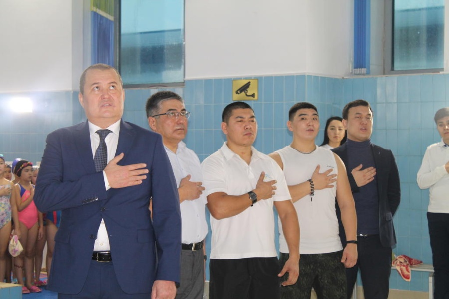 Қазақстан Республикасының Тәуелсіздік күні мерекесіне орай балалар арасында жүзуден жарыс өтті.